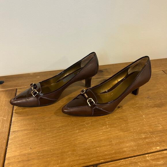 JOAN & DAVID Circa Sz 10 Brown Patent & Leather Gold Accent Pump Career Preppy - Picture 1 of 11